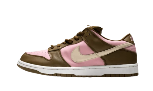 Nike SB Dunk Low Stussy Cherry