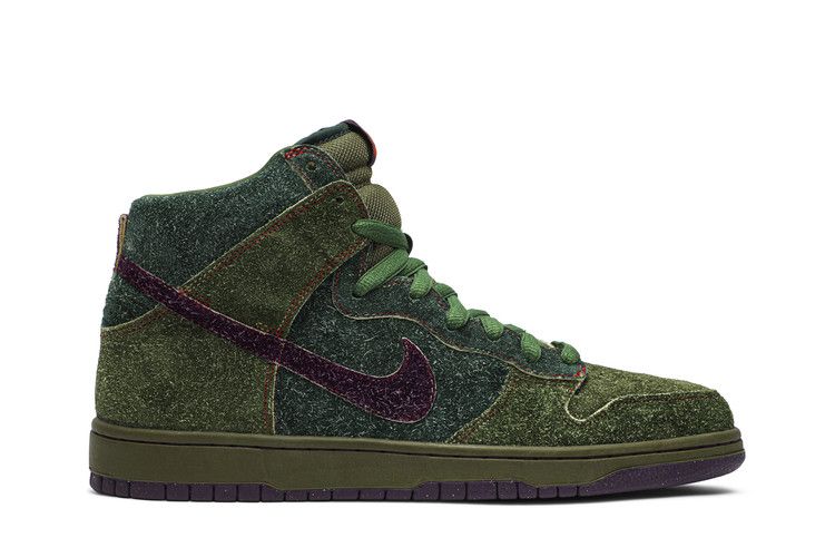 Nike SB Dunk High Skunk 420