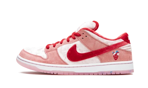 Nike SB Dunk Low StrangeLove Skateboards