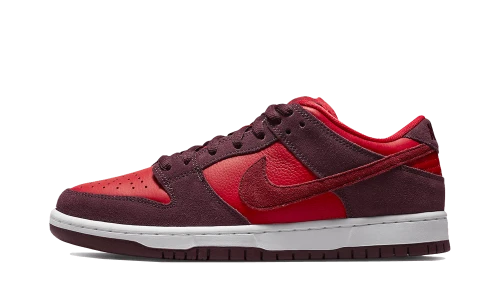 Nike SB Dunk Low Cherry