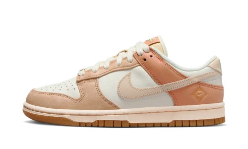 Nike Dunk Low SE Australia (Women's)