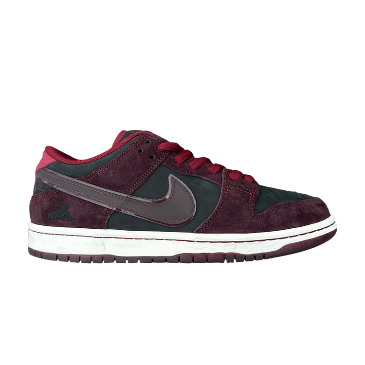 Nike SB Dunk Low Riot Skateshop