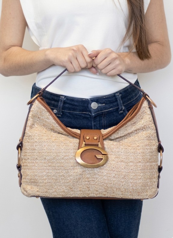 Guess bolso camden shoulder bag en color cuero